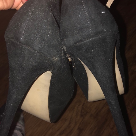 Heels - Picture 2 of 2